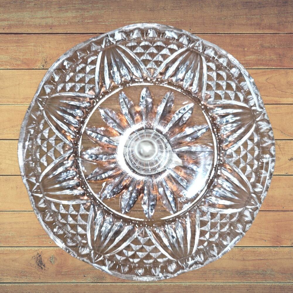 Shannon Crystal Designs of Ireland Lead Crystal Ring Holder